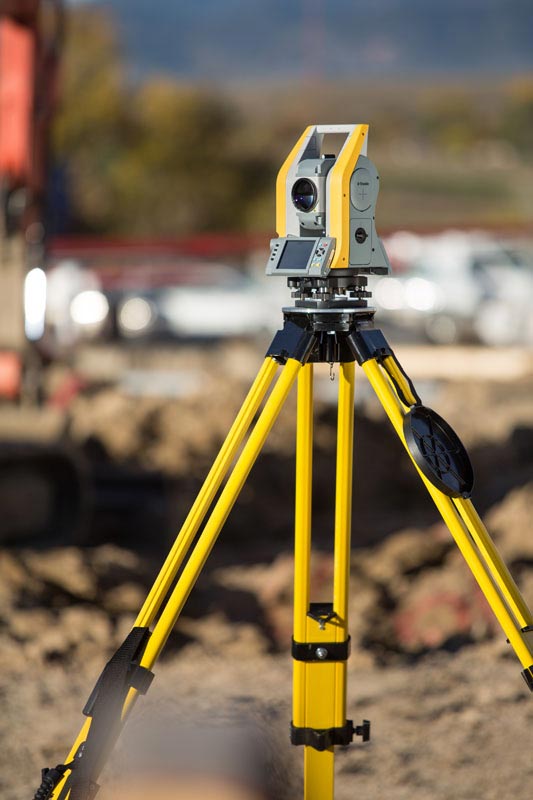 Trimble C5 на штативе Trimble C5 на штативе